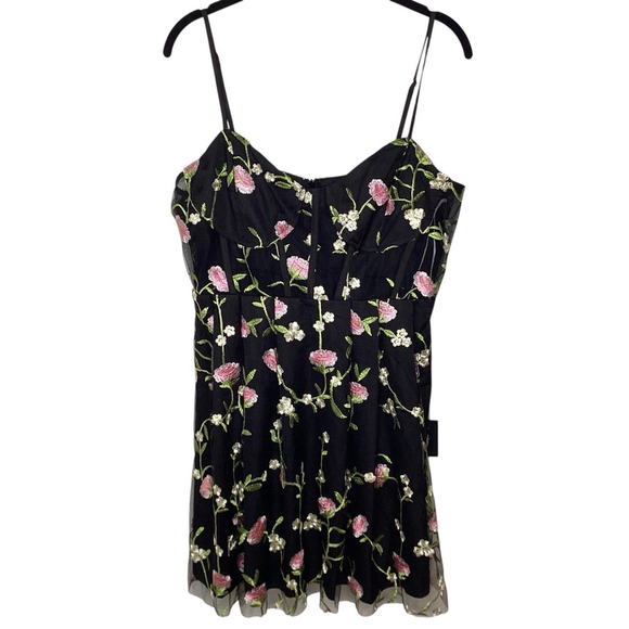 Lulus Dress Size L /XL Black Mini Embroidered Babydoll Skater Valentines Day NEW - Picture 5 of 11